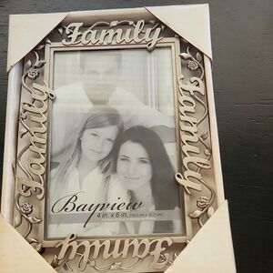 NIB Bayview pewter metal Family picture frame